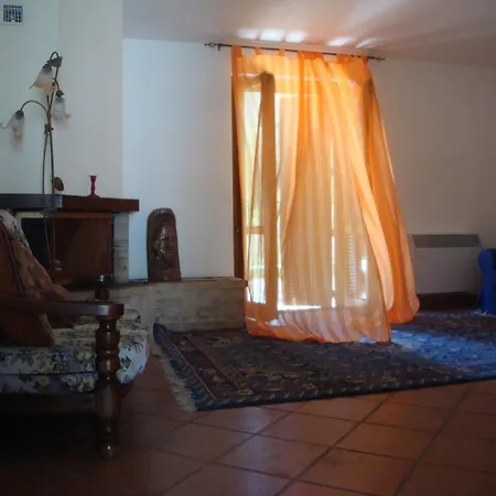 Affitta Il Ruscello アパートホテル 3*