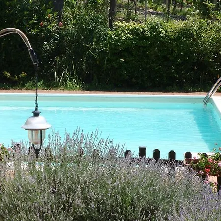 Affitta Il Ruscello アパートホテル 3*